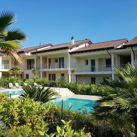 Luxury Apartments Beauty Gardens Sirmione Exterior photo