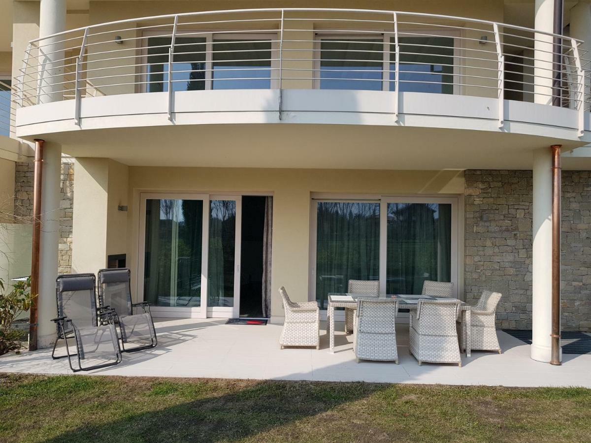 Luxury Apartments Beauty Gardens Sirmione Exterior photo