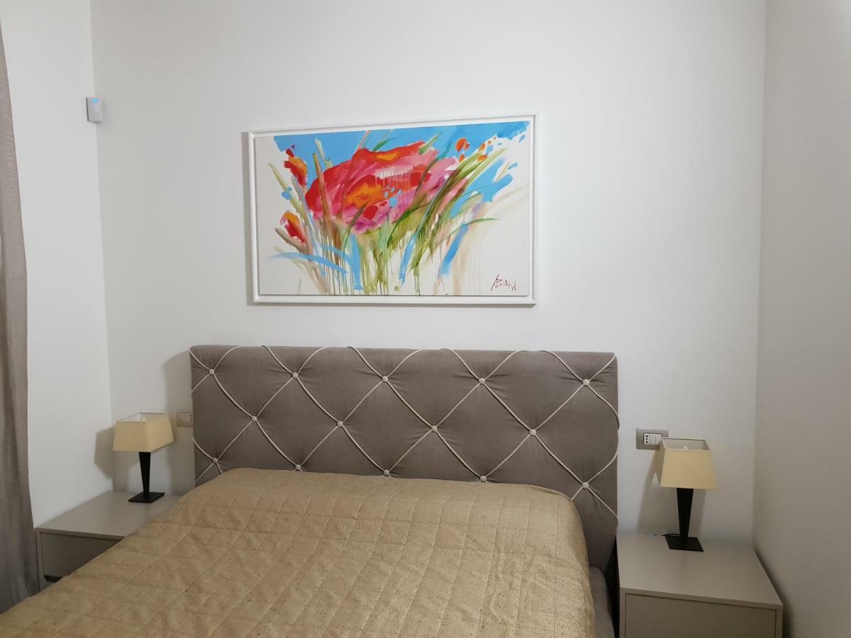 Luxury Apartments Beauty Gardens Sirmione Exterior photo