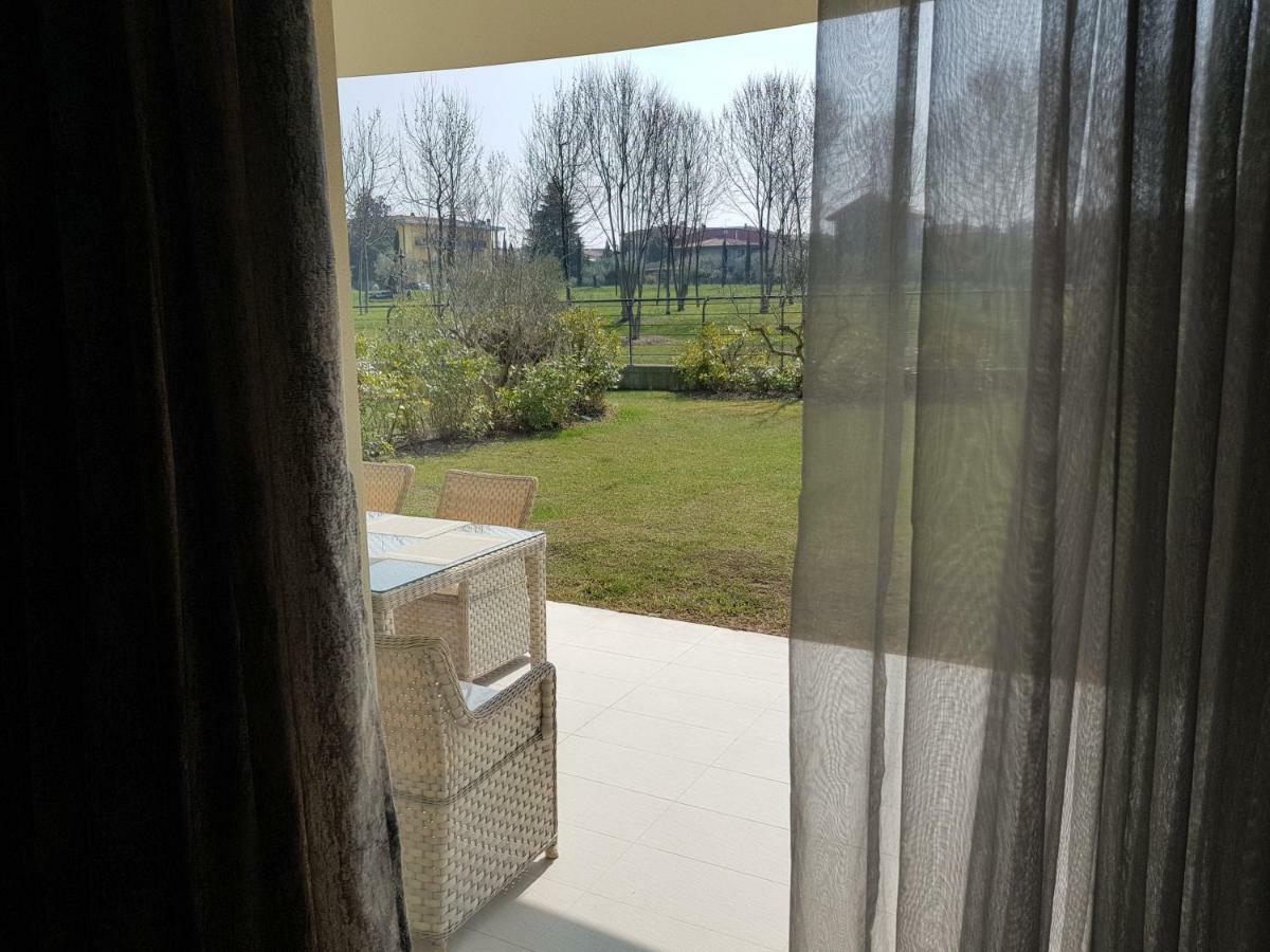 Luxury Apartments Beauty Gardens Sirmione Exterior photo