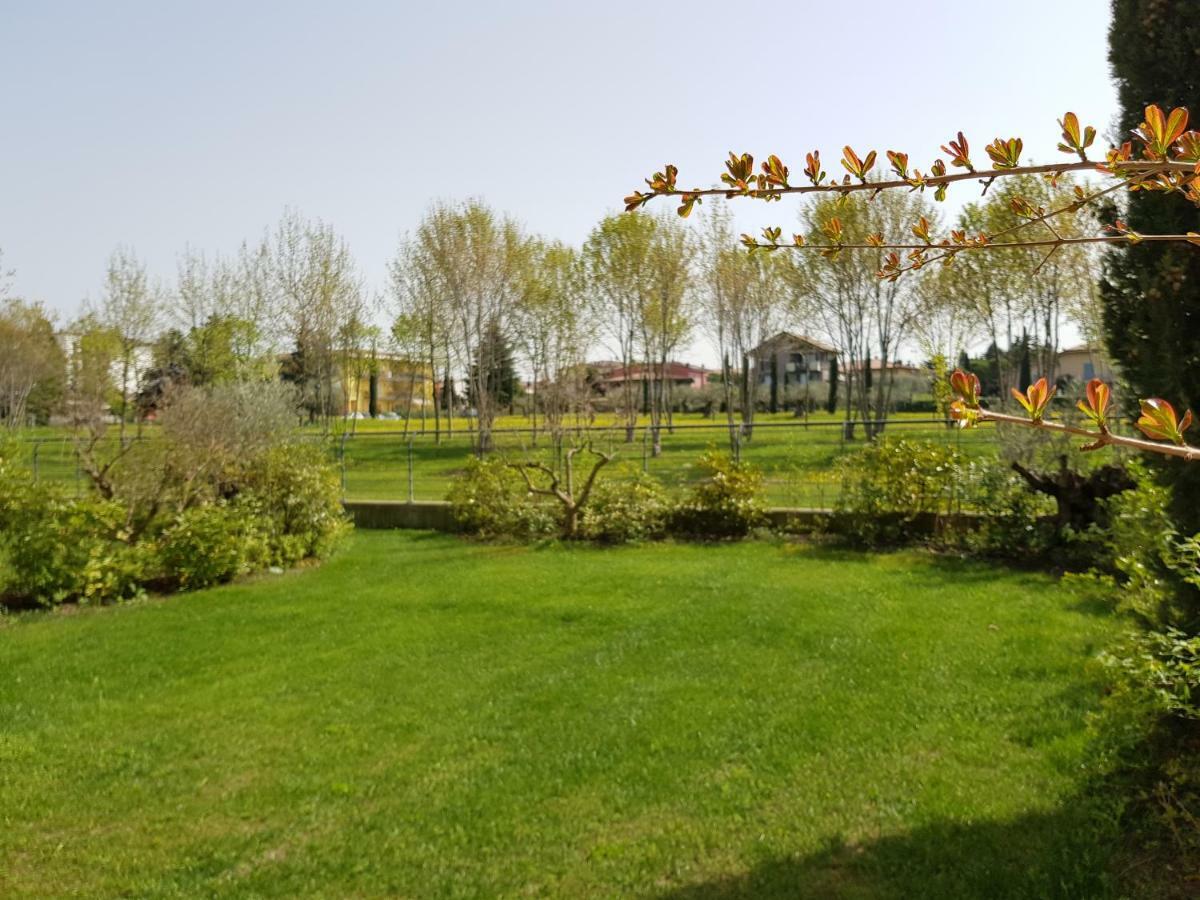 Luxury Apartments Beauty Gardens Sirmione Exterior photo